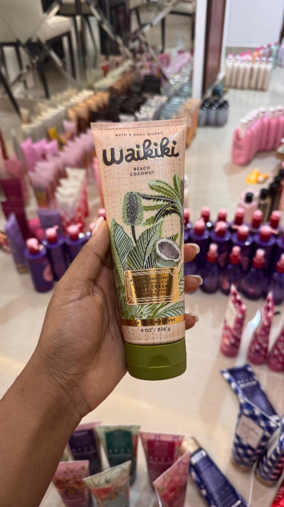 Waikiki Beach Coconut Ultimate Hydration Body Cream 8 oz - Bath & Body Works