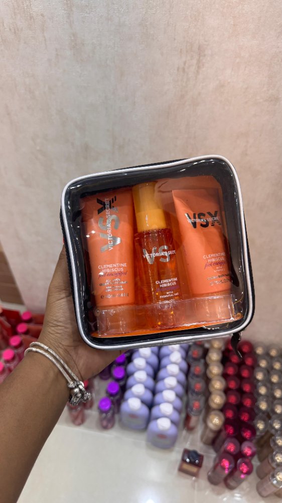 3-Piezas Clementine Hibiscus Feel Energized Travel Set - Victoria's Secret