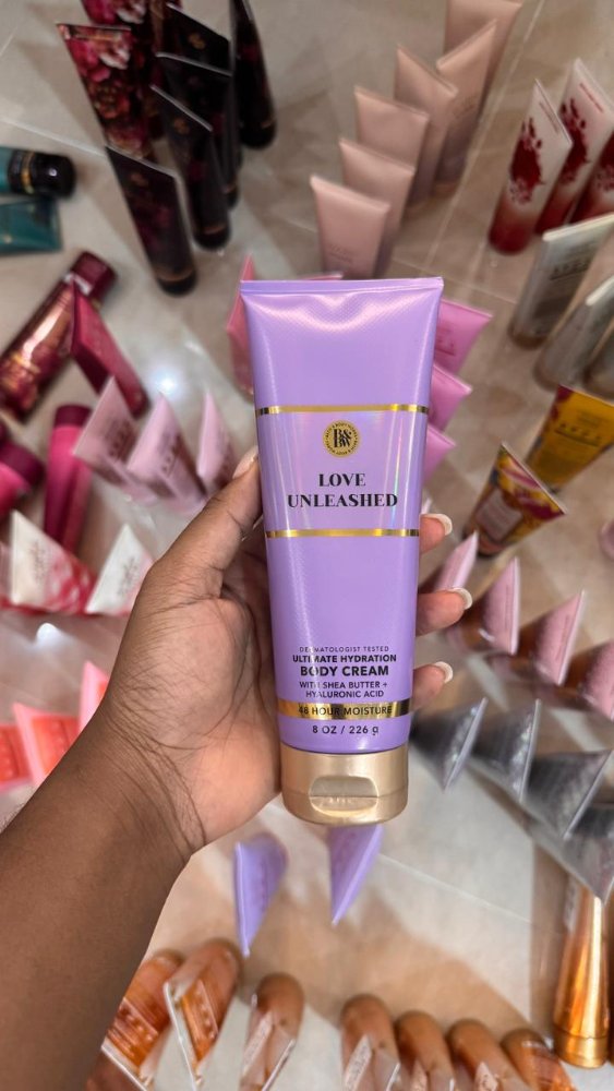 Love Unleashed Luxury Ultimate Hydration Body Cream 8 oz - Bath & Body Works