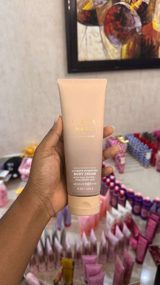 Warm Musk Ultimate Hydration Body Cream 8 oz - Bath & Body Works