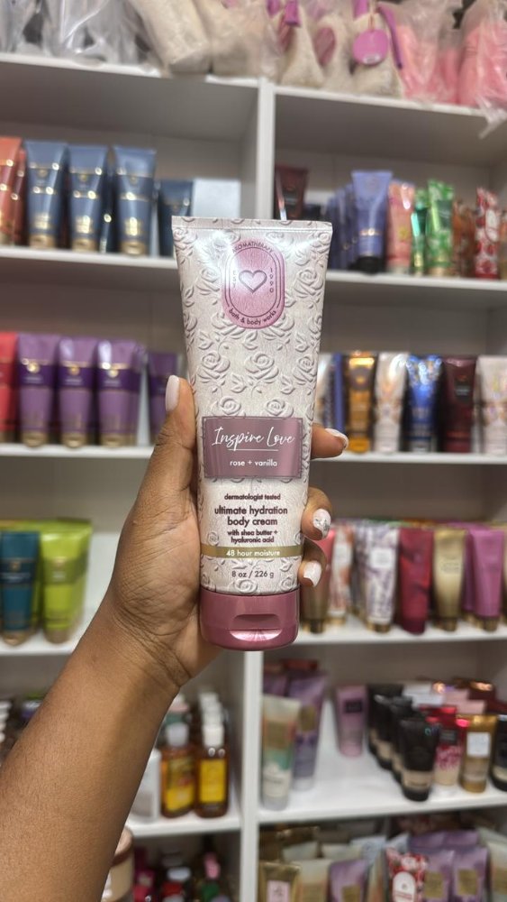 Rose Vanilla Ultimate Hydration Body Cream 8 fl oz - Bath & Body Works