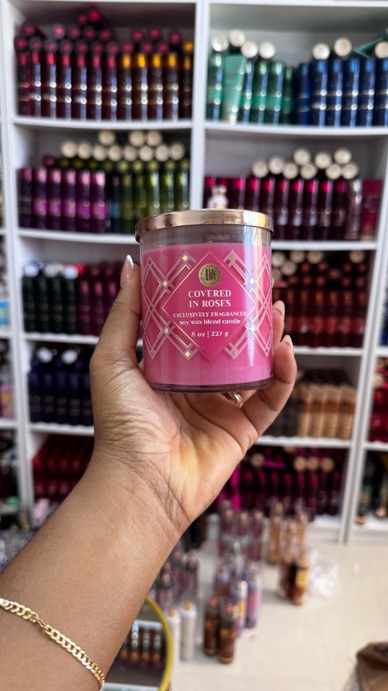 Vela 1 Mecha Covered In Roses 8oz - Bath & Body Works