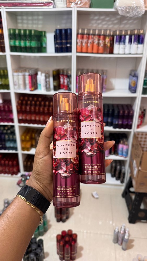 Splash Covered In Roses 236ml - Bath & Body Works