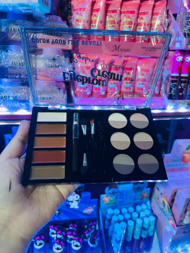 Gel y sombra para cejas.