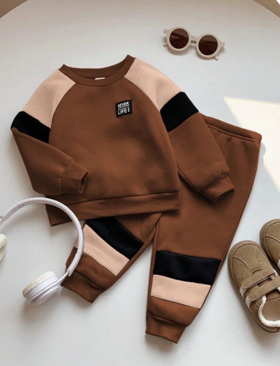 Conjunto Marron con varios colores