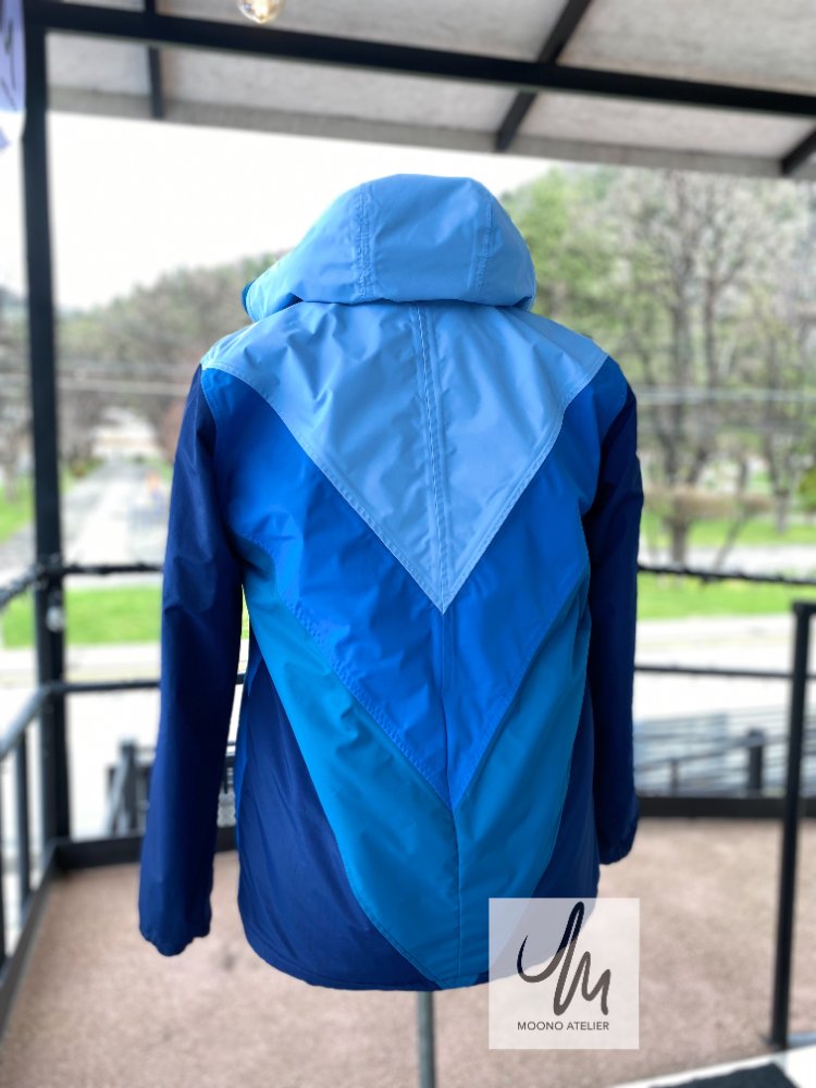 PARKA LADERA tonos azules-celeste