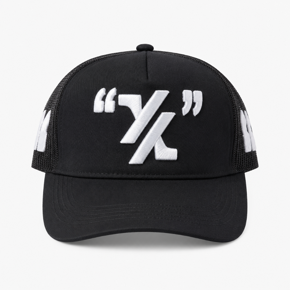 Gorra negra trucker Y/OUT bordado blanco
