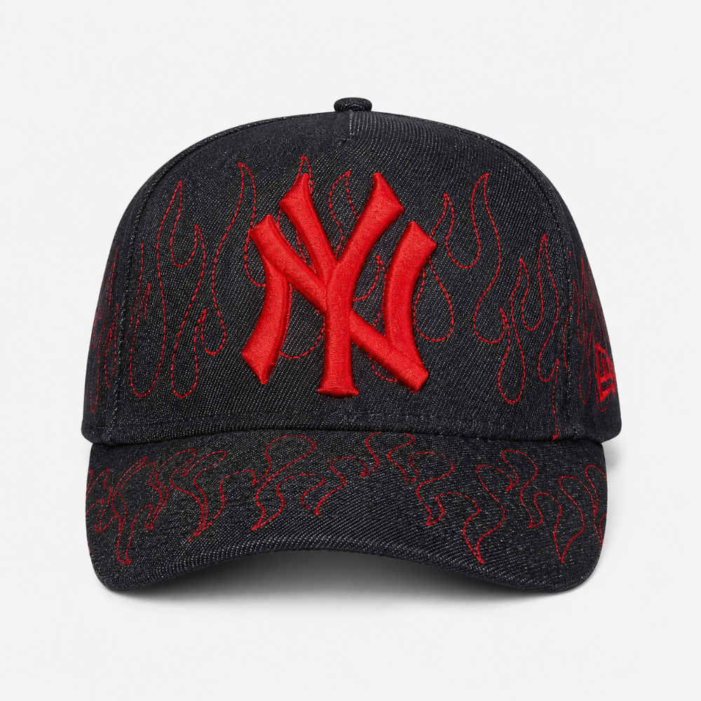 Gorra negra NY llamas rojas