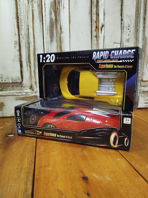 Auto a control remoto CAR-09