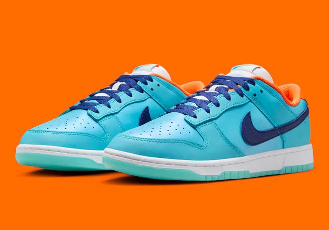 NIKE DUNK LOW SE
