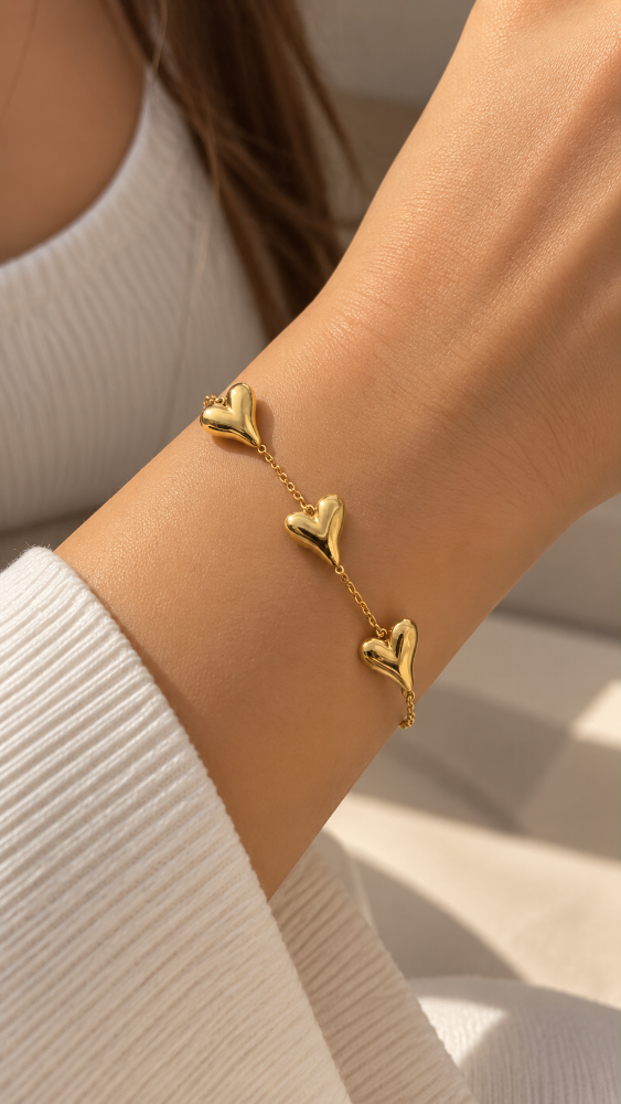 Pulsera corazones dorados