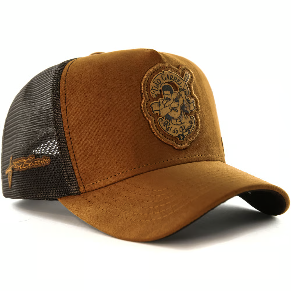 Boné Sacudido's - Rei do Pagode - Suede Caramelo - Tião Carreiro