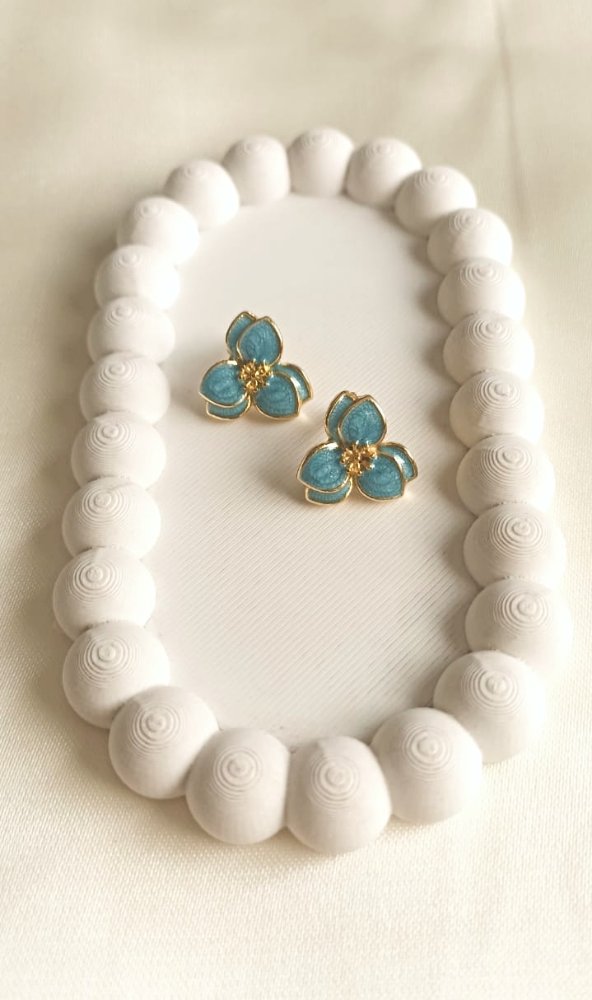 ARETES FLOR TURQUESA 3 PÉTALOS