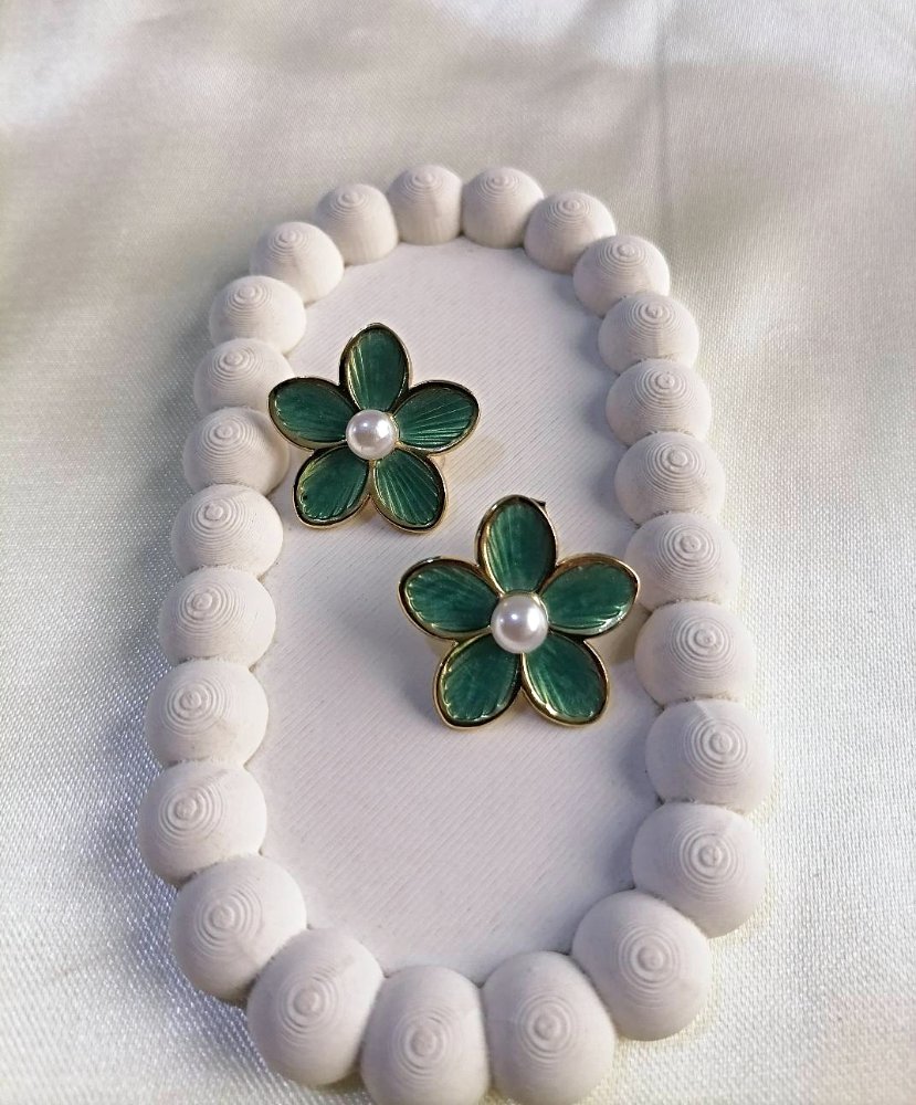 ARETES CHUNKY FLOR VERDE CON PERLA