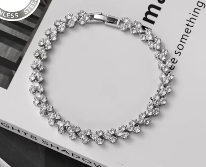PULSERA CORAZONCITOS CON CIRCONES SILVER