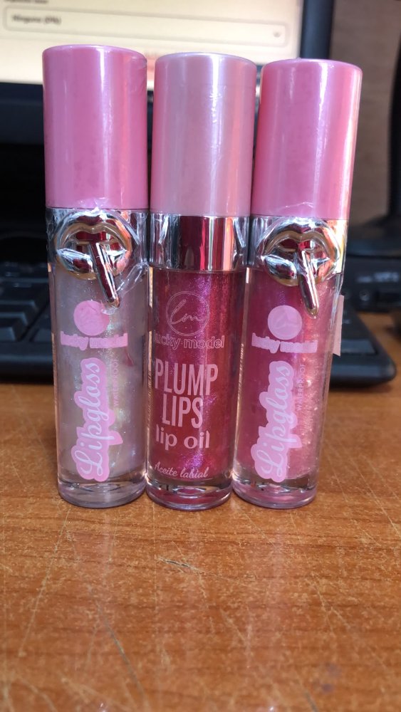brillo labial plump lips