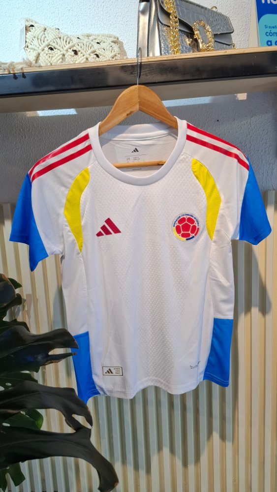 Camiseta blanca Colombia entrenamiento + pantaloneta