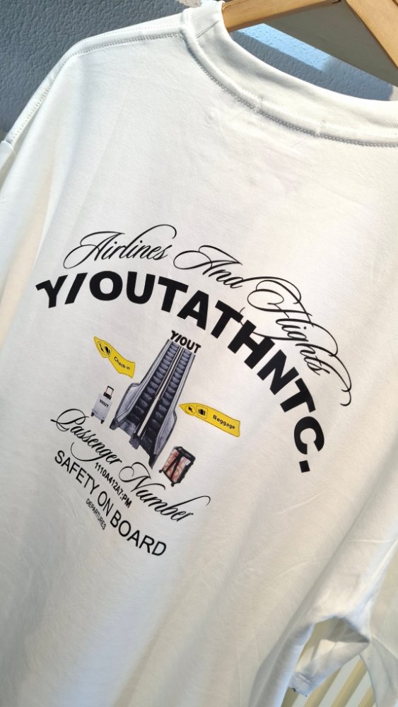 Camiseta Y/out escaleras