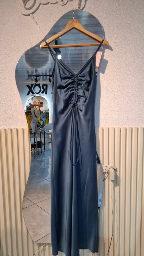 Vestido recogido delantero largo