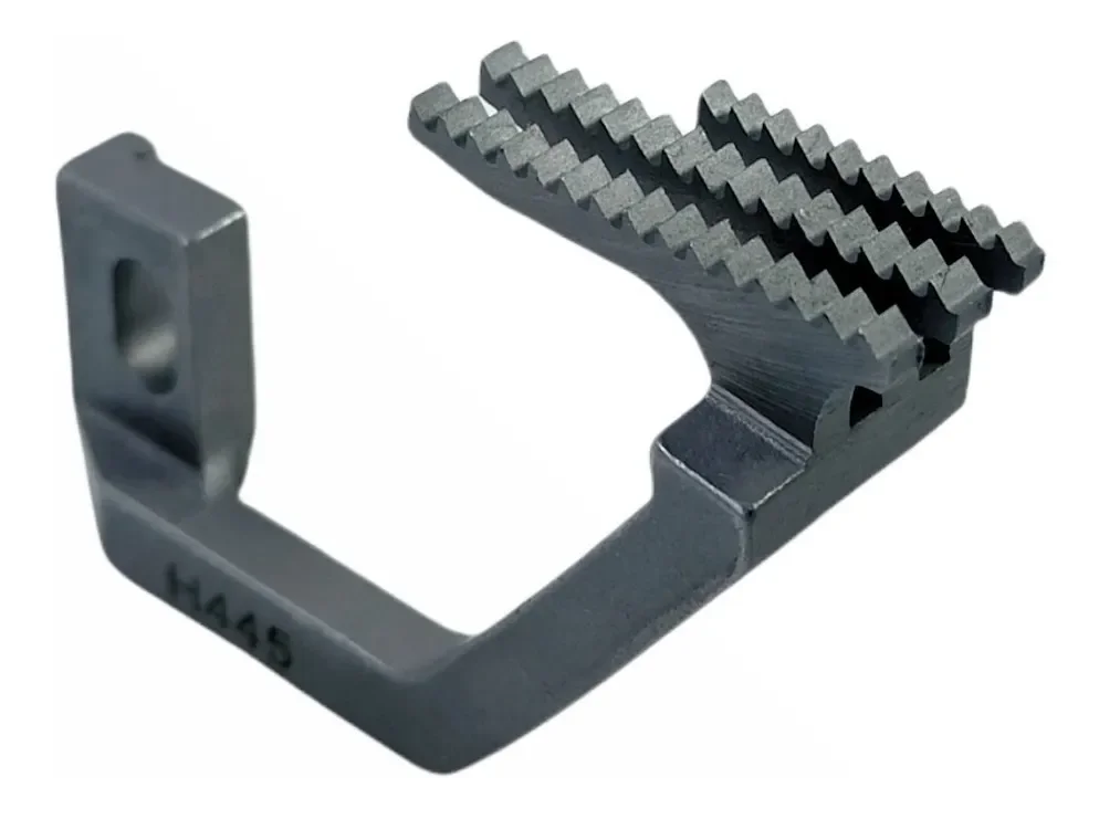 G74: DIENTE DELANTERO MÁQUINA OVERLOCK 4 HILOS (H445)