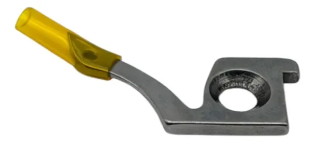 G830: GANCHO SUPERIOR BROTHER MÁQUINA CASERA (X77781-001)