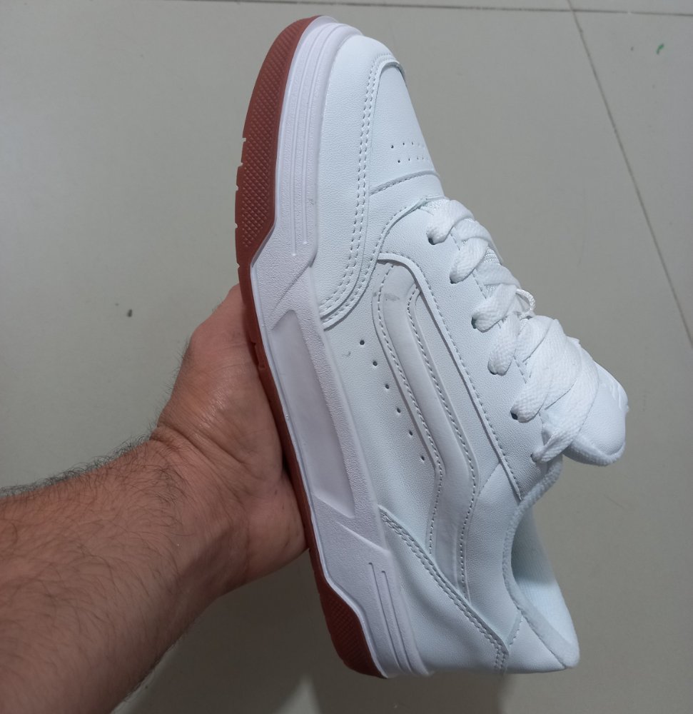 3005268 vans blanca cafe