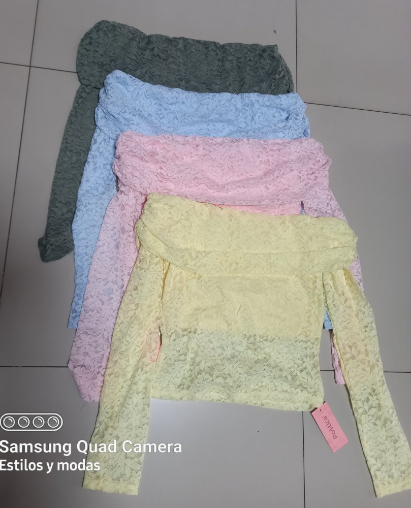 44189 blusa poetica encaje