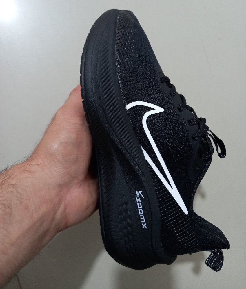 3005266 nike zoomx negra runfast