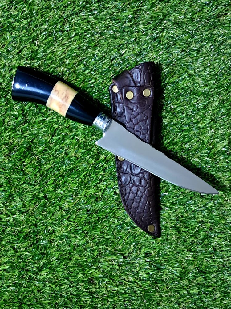 Faca 6" - cabo chifre e resina café - lâmina aço inox 2 mm