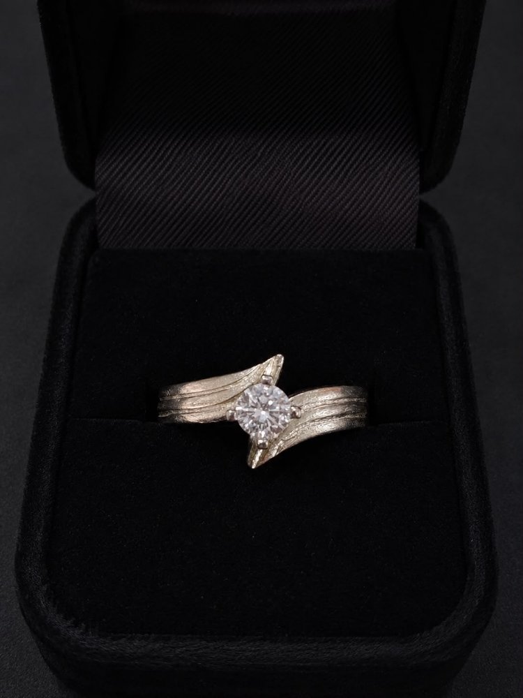 ANILLO DE COMP 2 PICOS C/LINEAS (2)