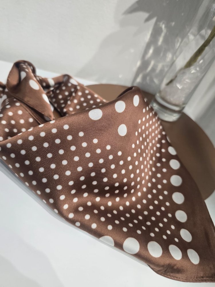 Pañuelo Full Dots Cacao (70x70)