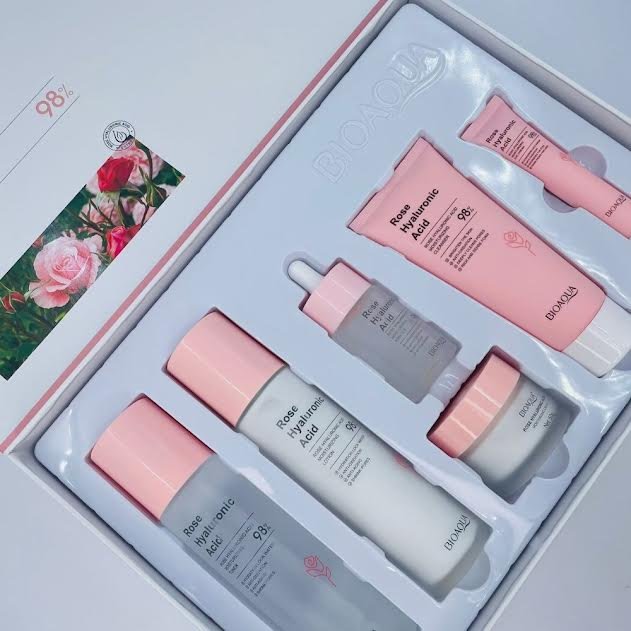 Estuche bioaqua de rose acid hialuronic