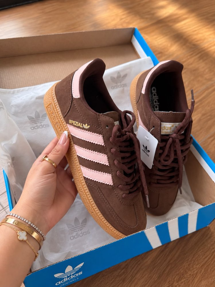 Adidas Samba marrones con rosado