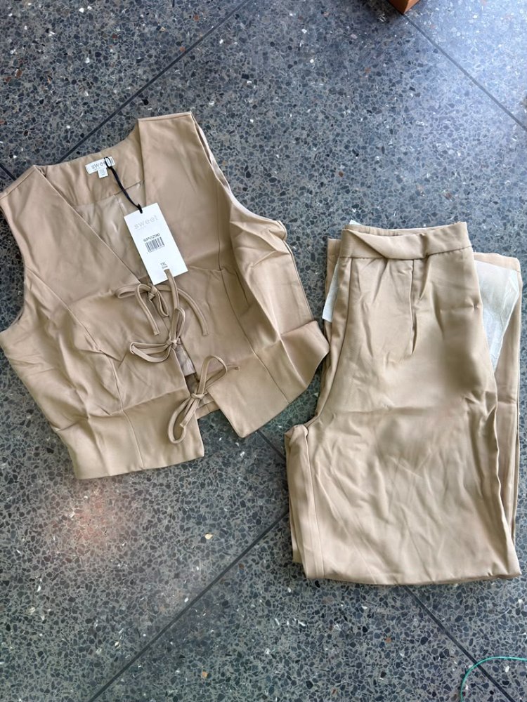 E- Conjunto Chaleco y Pantalón 0296
