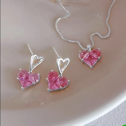 Set de Collar y Aretes Diseño Corazon