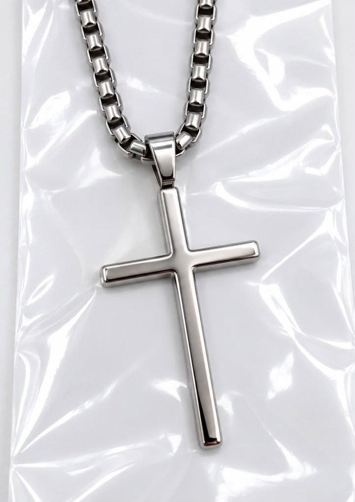 Collar Cruz Plateada Simple