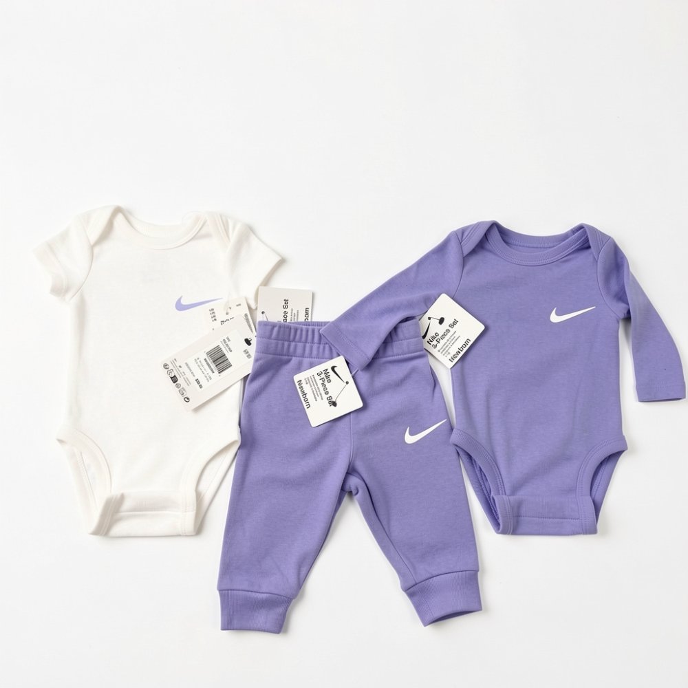 Conjunto Nike 3pzas Lila C1