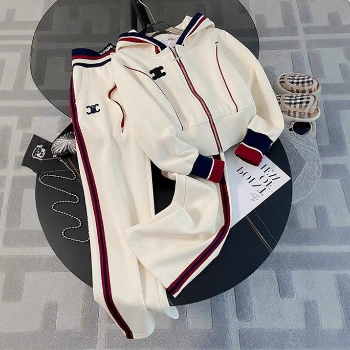 TRAJE DEPORTIVO - JUEGO DE ALBARICOQUE