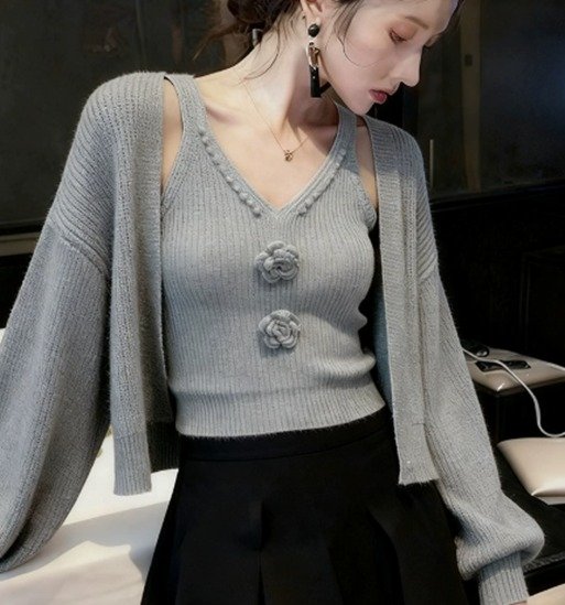 CONJUNTO DE DOS PIEZAS CARDIGAN Y CHALECO DE PUNTO DELICADO - COLOR GRIS