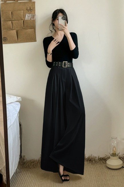 PANTALON DE TRAJE FLUIDO  CON CORREA- COLOR NEGRO