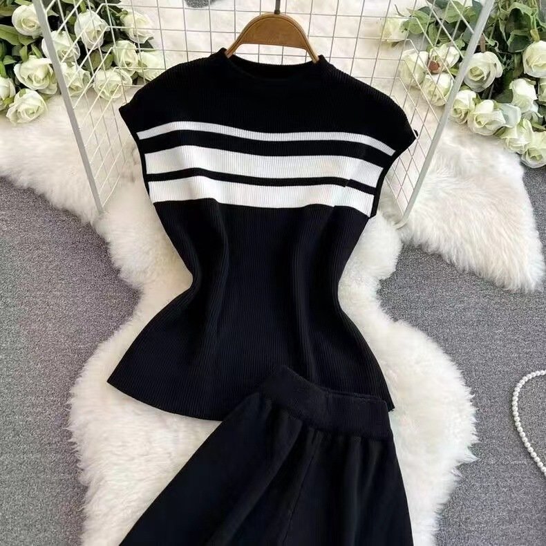 CONJUNTO DE DOS PIEZAS - ESTILO COREANO - COLOR NEGRO