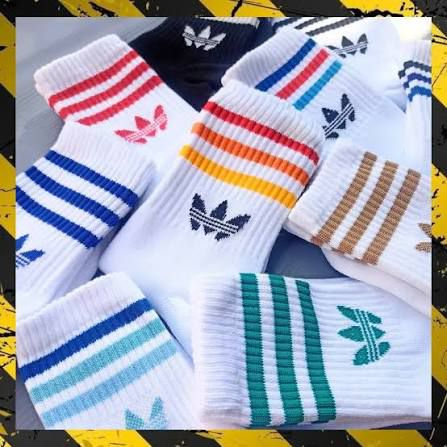 Medias Adidas diferente color