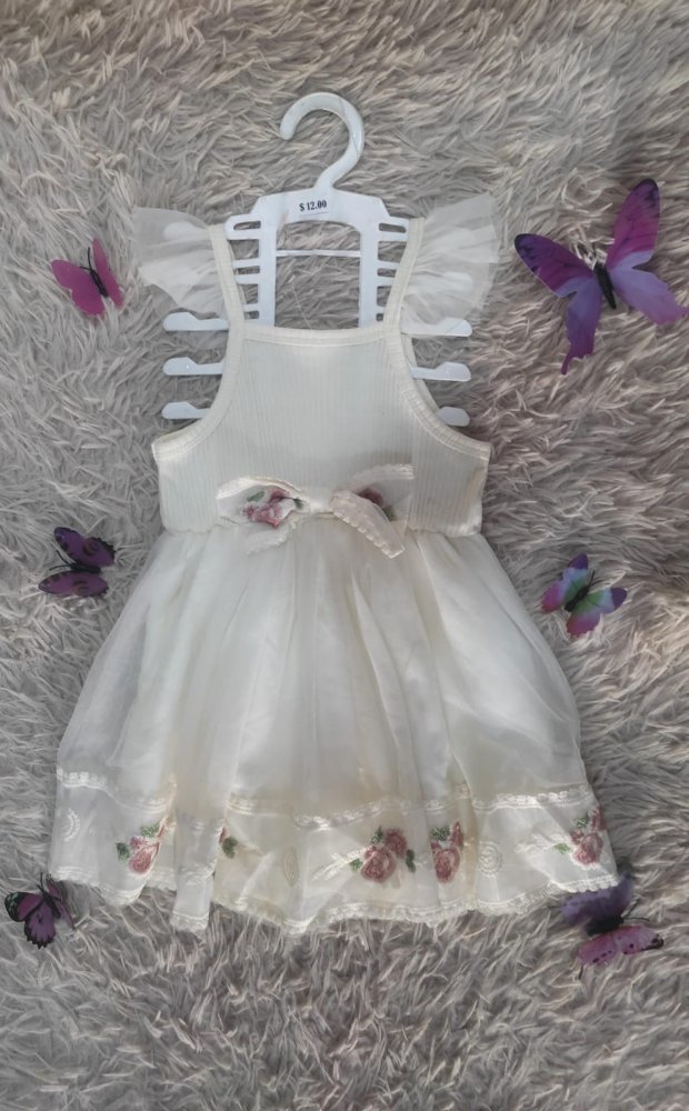 26. VESTIDO CREMA