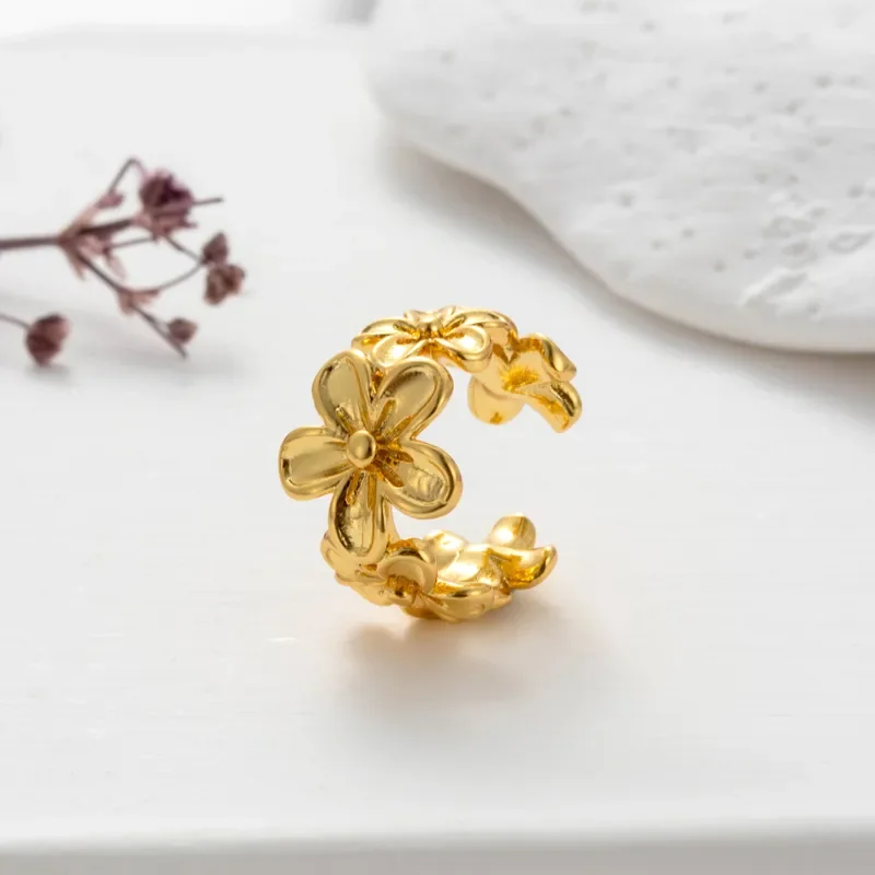 Ear Cuff Mini Corazón en Circón 5
