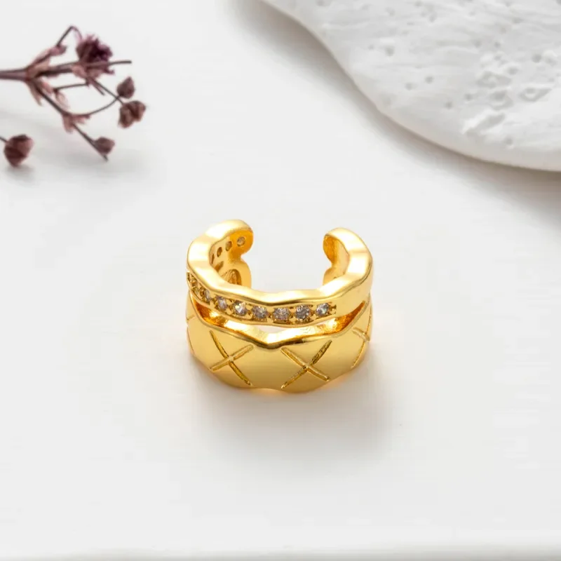 Ear Cuff Mini Corazón en Circón 1