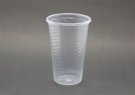 vasos plásticos de 180c  x10 U