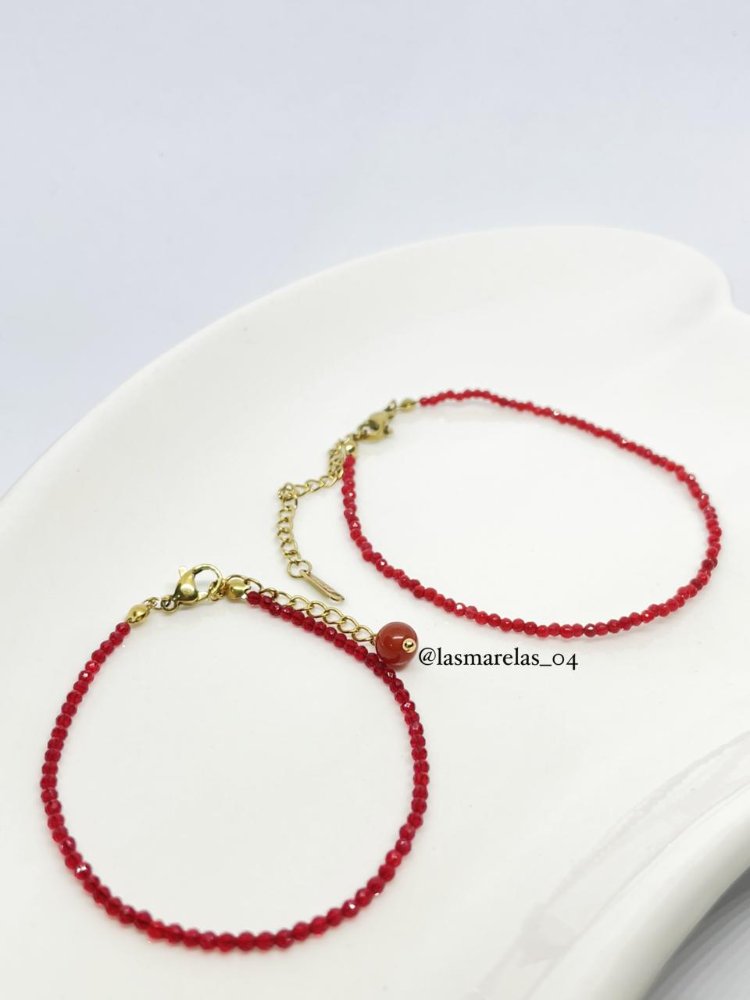 Pulsera de perlitas rojas