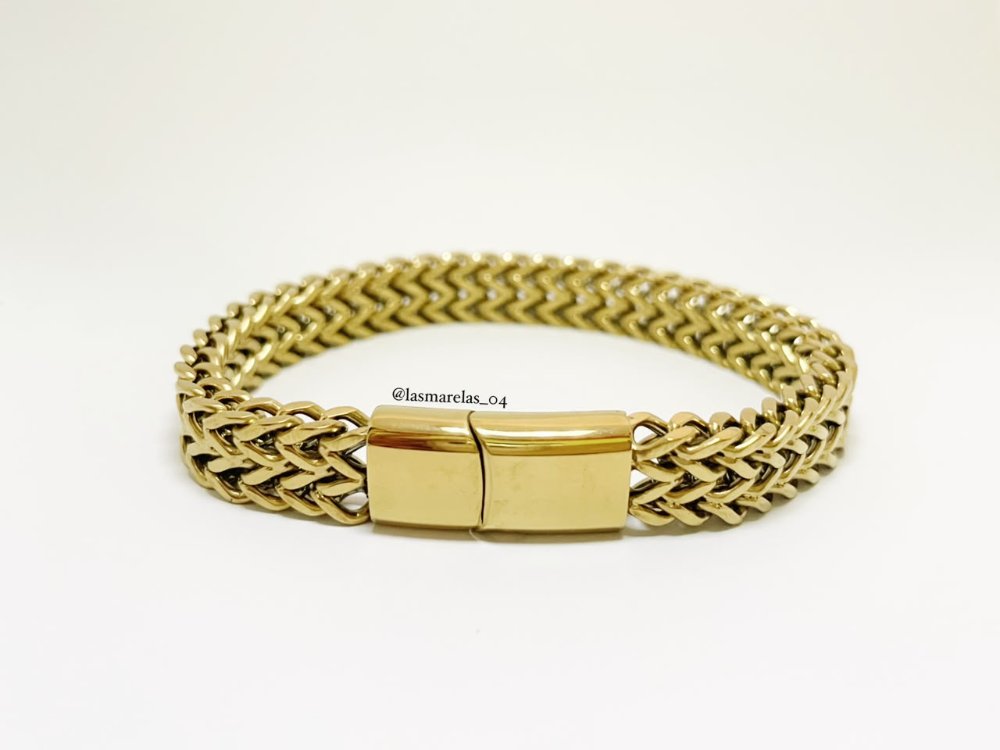 Pulsera gruesa color dorado