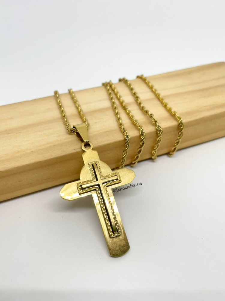 Cadena de cruz grande