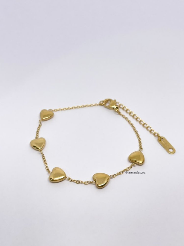 Pulsera de corazones rellenos